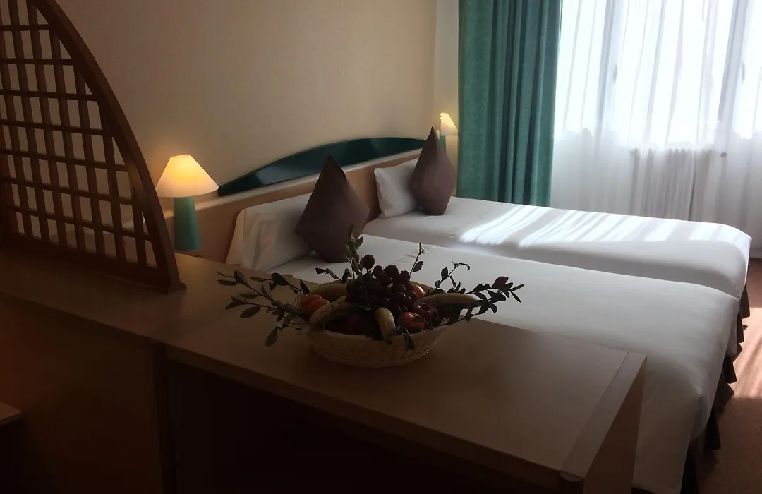 Hotel Tropical-1